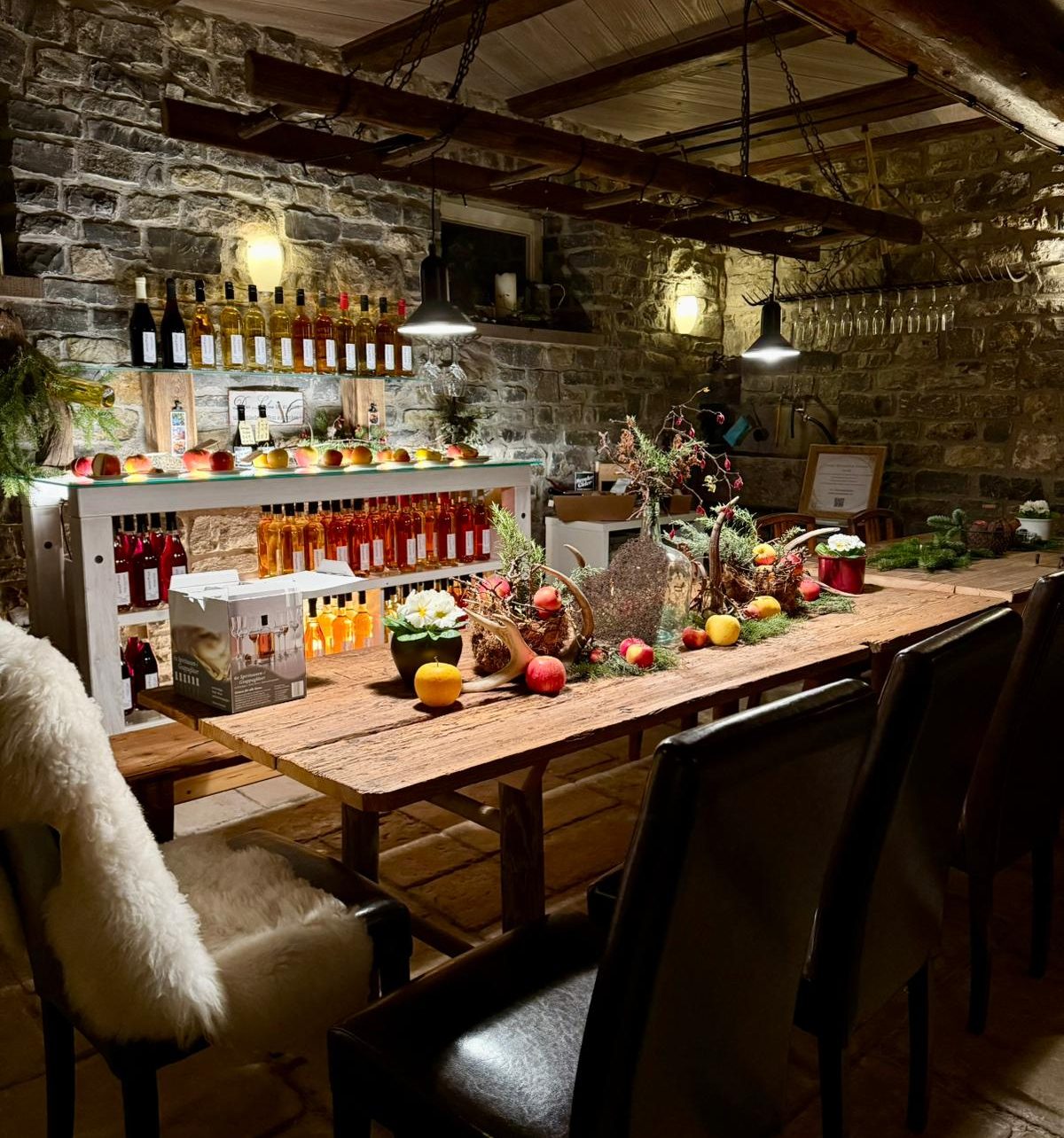 Die Eventlocation auf dem Mayerhof Ein uriger Pferdestall - Die Eventlocation auf dem Mayerhof